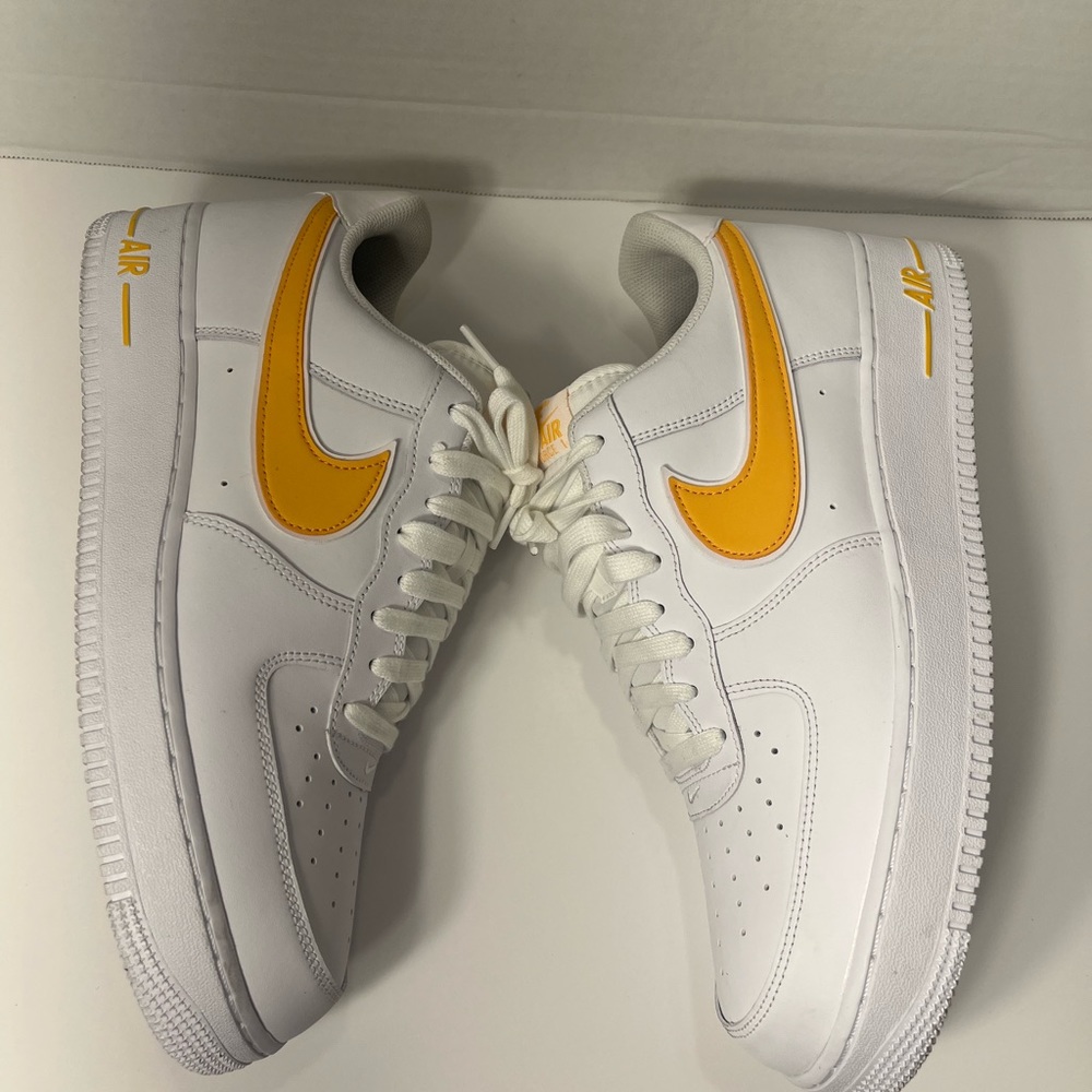 Nike Air Force 1 Low White University Gold Size 12 - Picture 7 of 13